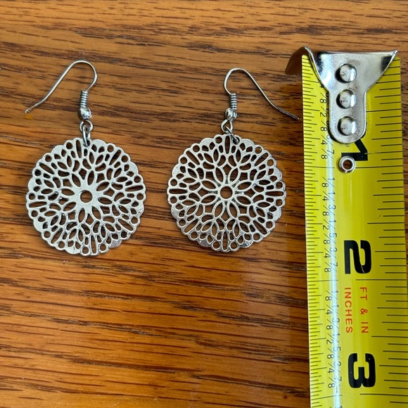 Sliver Filigree Earrings - Picture 2 of 3